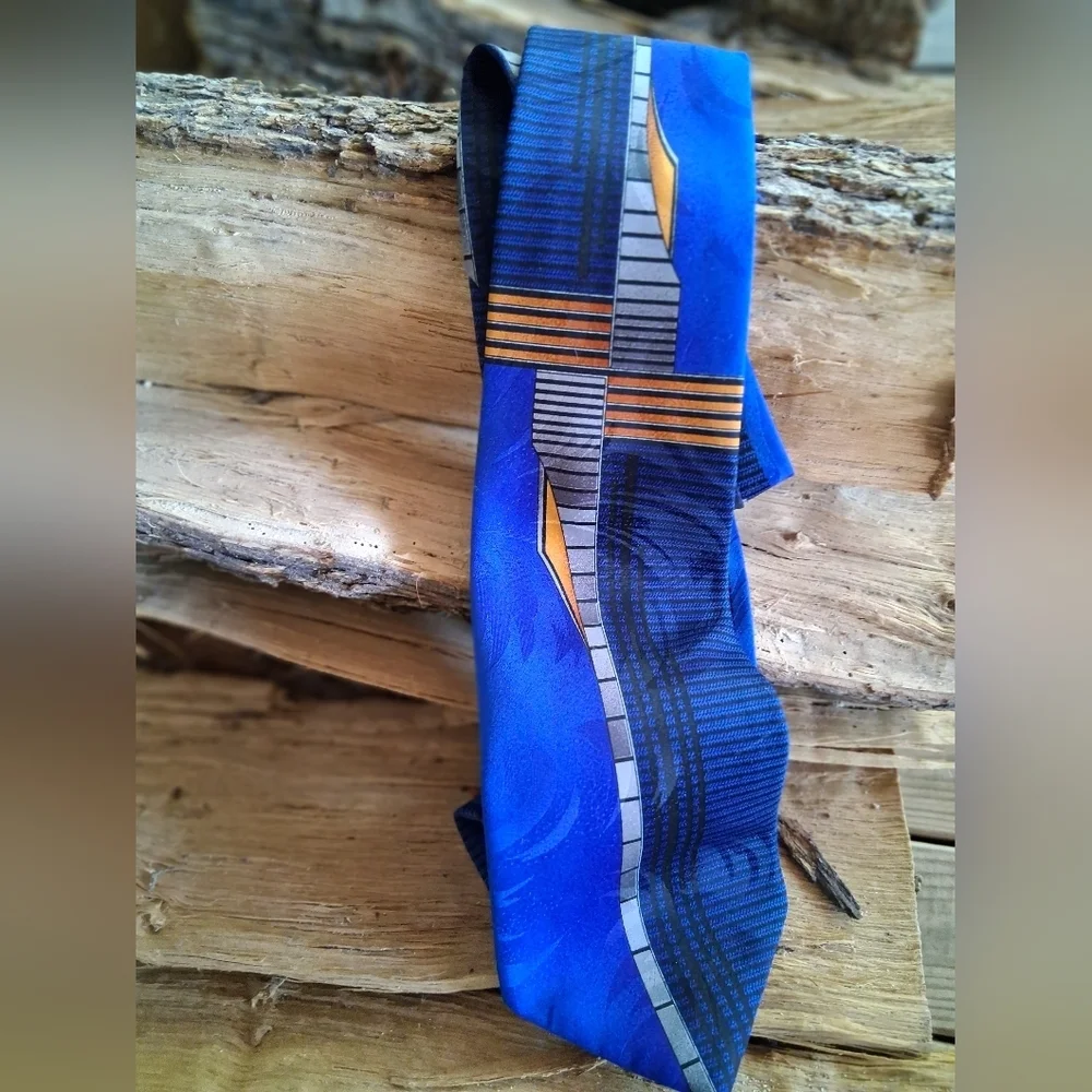 Blue Geometric Patterned Tie